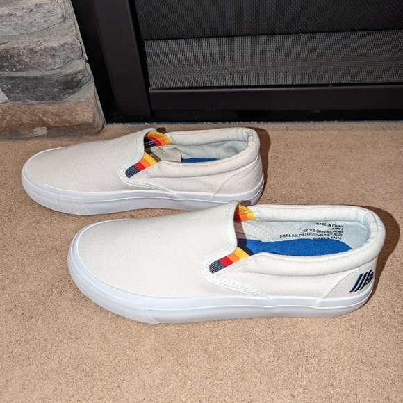 Aldi Gear slip on sneakers, size 8 - Picture 3 of 9